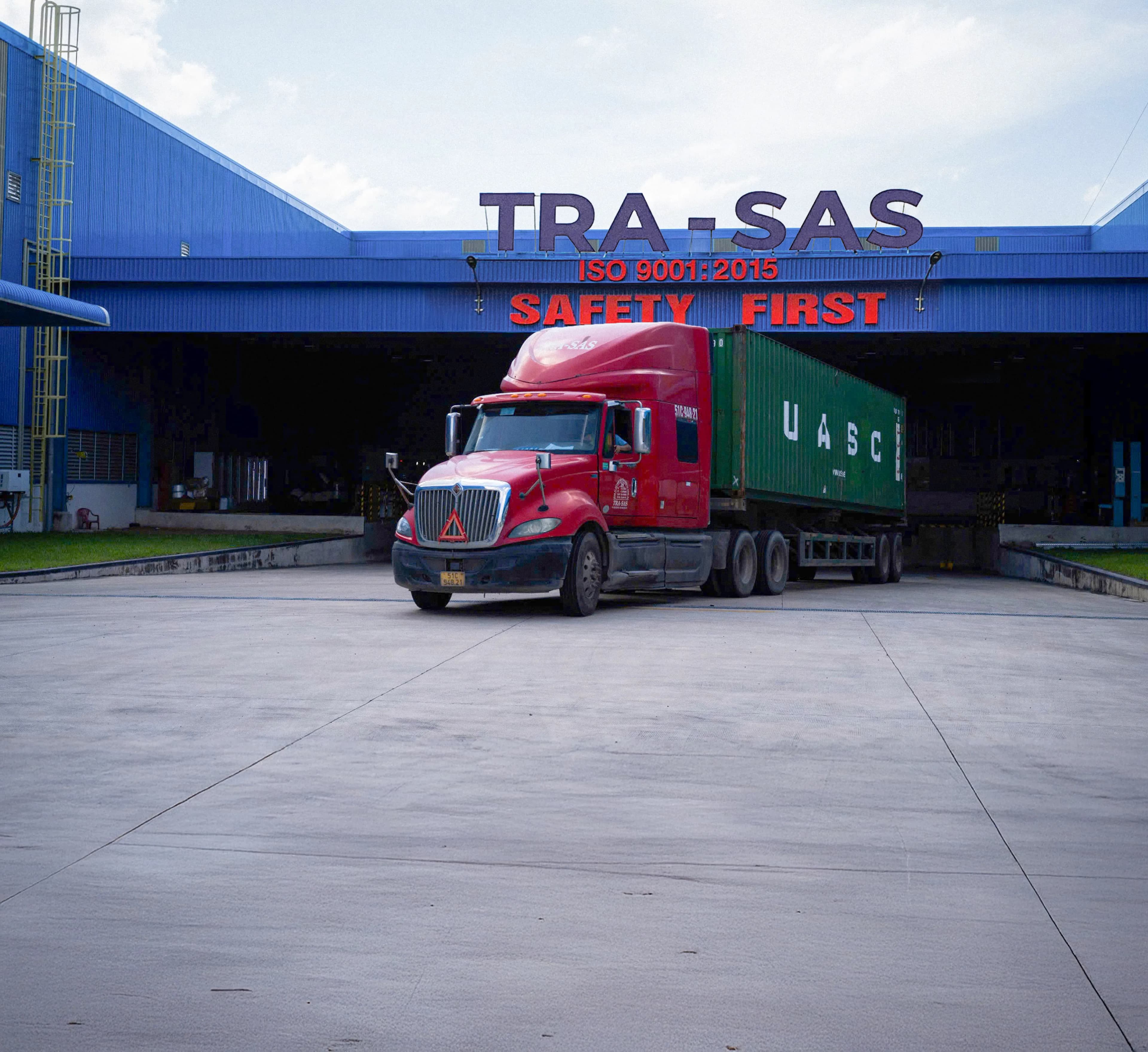 TRA-SAS container truck